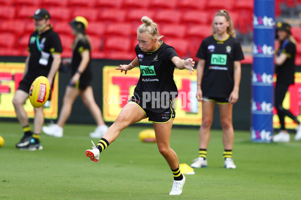 AFLW 2022 Round 04 - Gold Coast v Richmond - A-394928