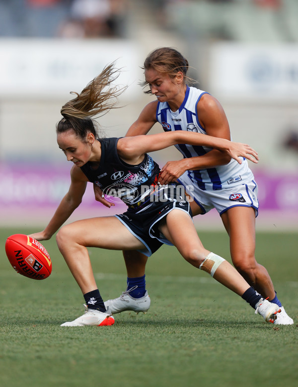 AFLW 2022 Round 04 - Carlton v North Melbourne - A-395925