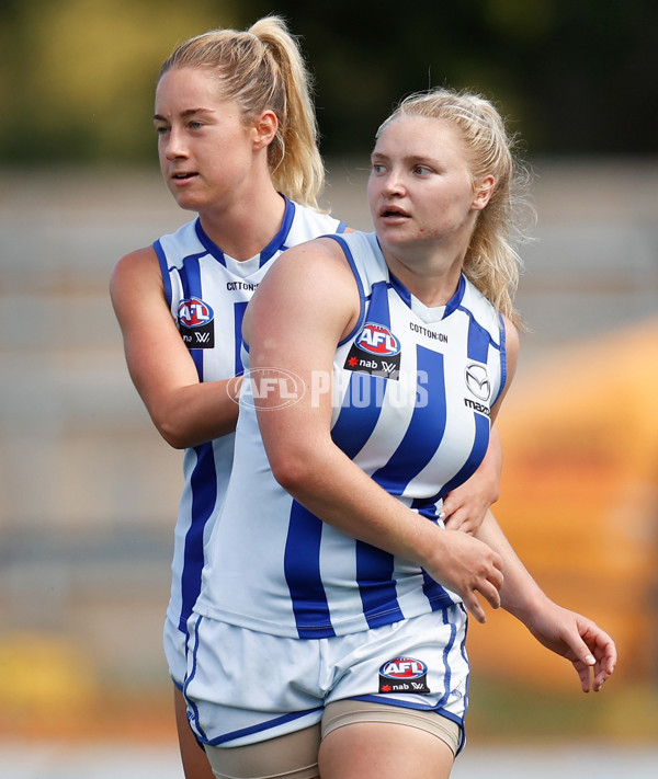 AFLW 2022 Round 04 - Carlton v North Melbourne - A-398574