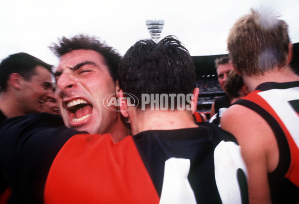 AFL 1999 Reserves Grand Final - St Kilda v Essendon - 137733