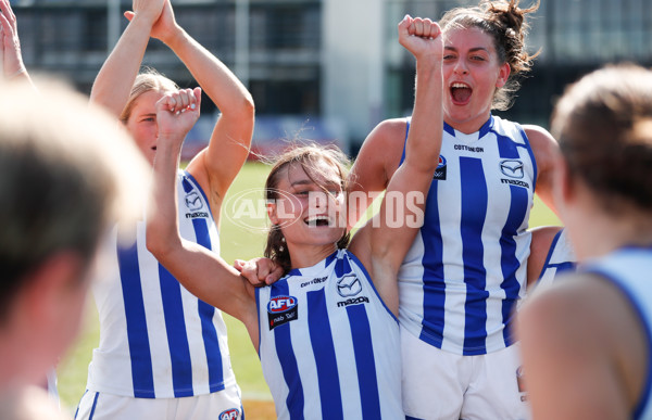 AFLW 2022 Round 04 - Carlton v North Melbourne - A-398627