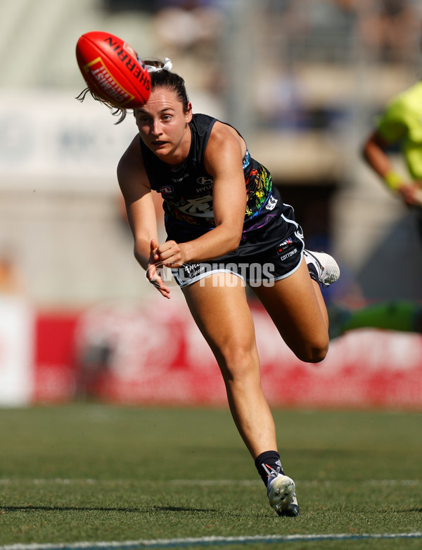 AFLW 2022 Round 04 - Carlton v North Melbourne - A-399564