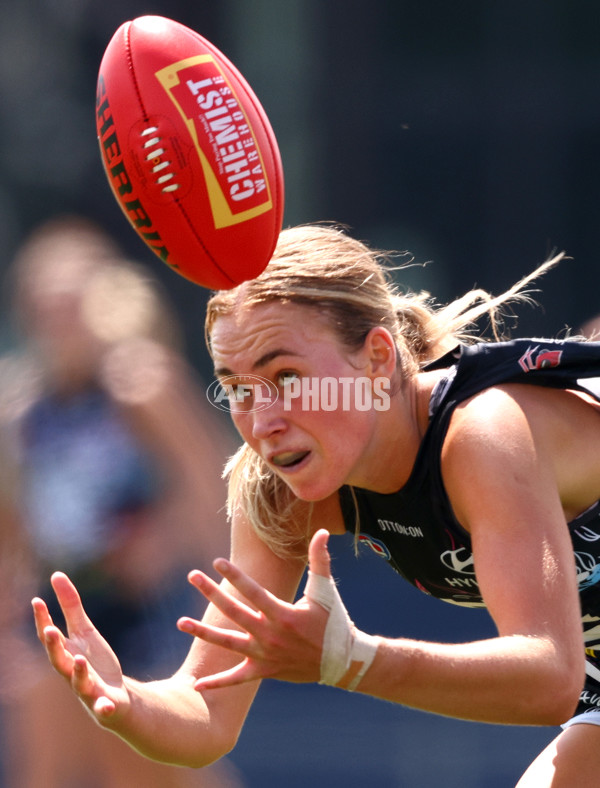 AFLW 2022 Round 04 - Carlton v North Melbourne - A-399611