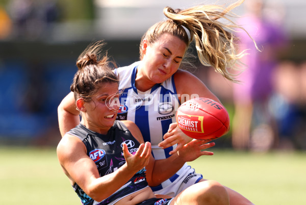 AFLW 2022 Round 04 - Carlton v North Melbourne - A-417343