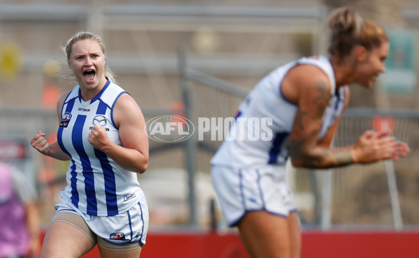 AFLW 2022 Round 04 - Carlton v North Melbourne - A-417399