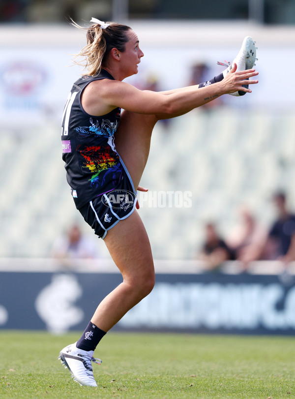 AFLW 2022 Round 04 - Carlton v North Melbourne - A-417401