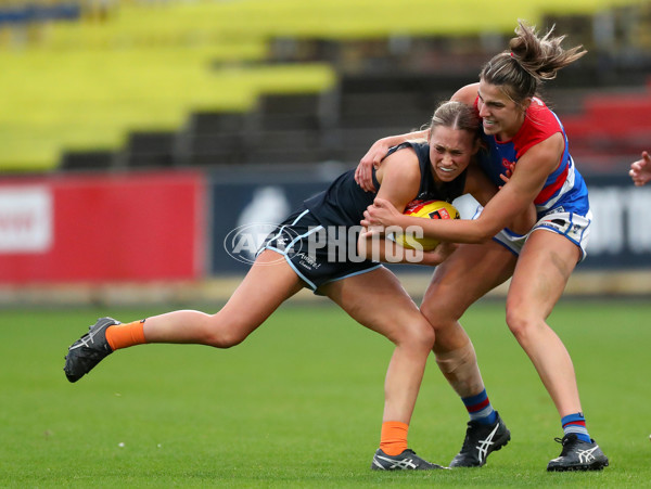 AFLW 2022 S7 Round 10 - Carlton v Western Bulldogs - A-462338