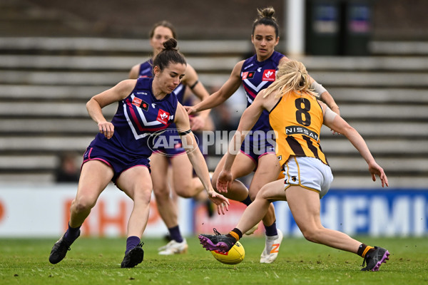 AFLW 2022 S7 Round 10 - Fremantle v Hawthorn - A-463450