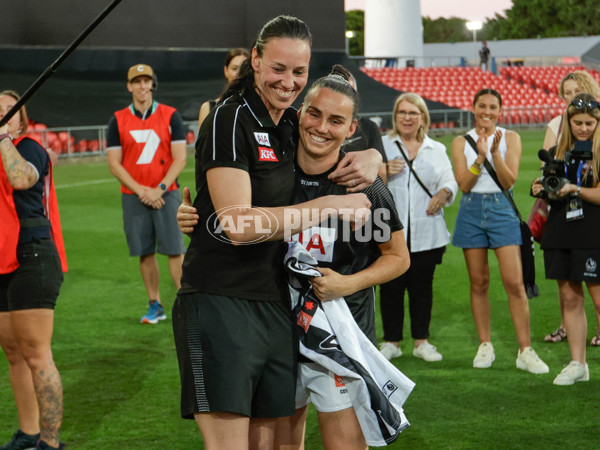 AFLW 2022 S7 Round 10 - Brisbane v Collingwood - A-463482