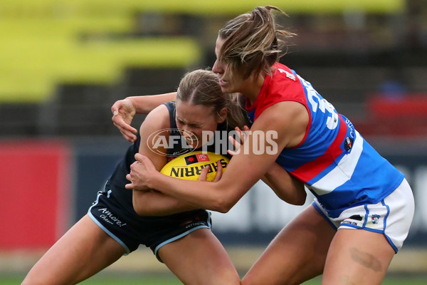 AFLW 2022 S7 Round 10 - Carlton v Western Bulldogs - A-466043