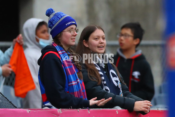 AFLW 2022 S7 Round 10 - Carlton v Western Bulldogs - A-466050