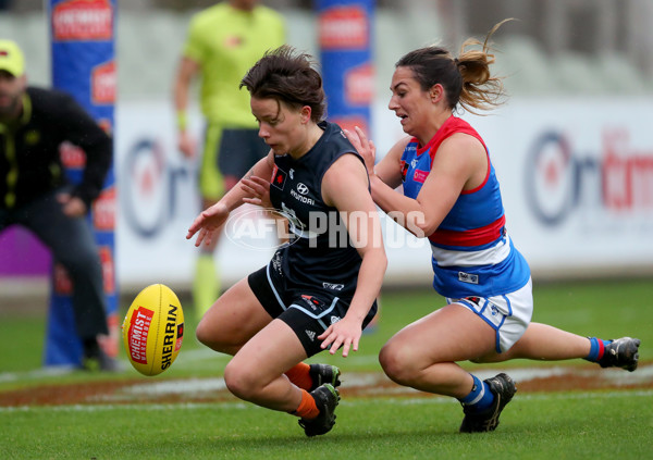 AFLW 2022 S7 Round 10 - Carlton v Western Bulldogs - A-466055