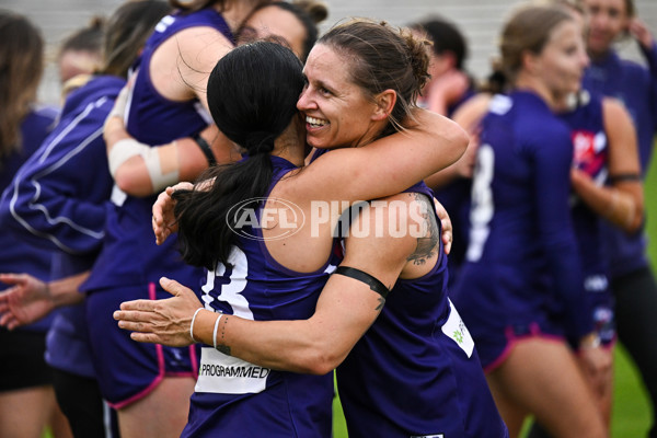 AFLW 2022 S7 Round 10 - Fremantle v Hawthorn - A-466096