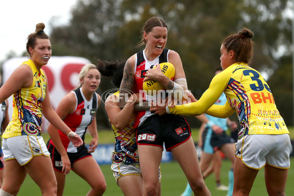 AFLW 2022 S7 Round 10 - St Kilda v Adelaide - A-472842