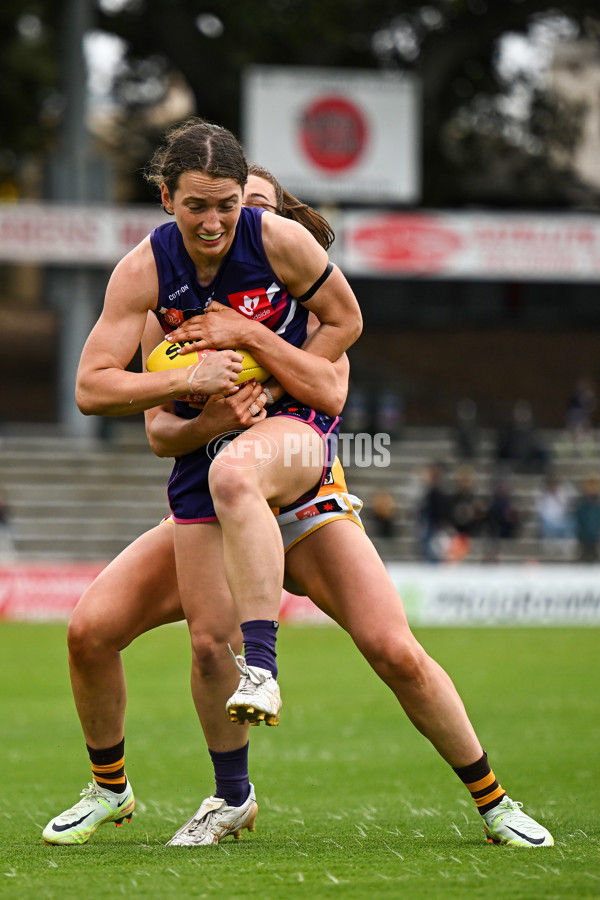 AFLW 2022 S7 Round 10 - Fremantle v Hawthorn - A-478357