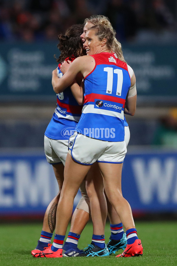 AFLW 2022 S7 Round 10 - Carlton v Western Bulldogs - A-482182