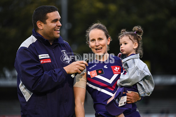 AFLW 2022 S7 Round 10 - Fremantle v Hawthorn - A-489755