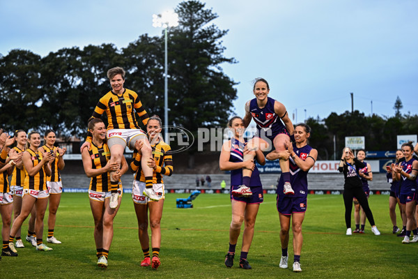 AFLW 2022 S7 Round 10 - Fremantle v Hawthorn - A-489760