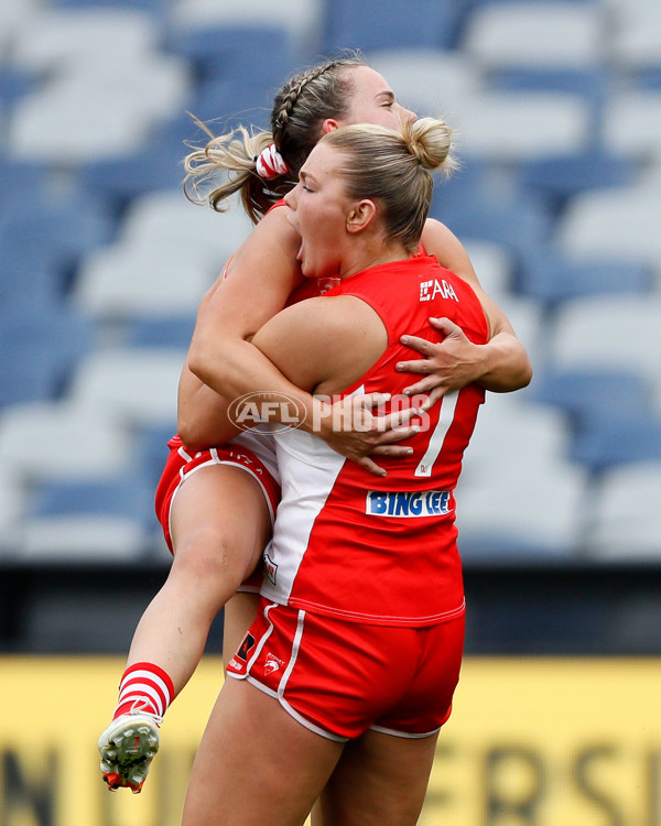 AFLW 2022 S7 Round 10 - Geelong v Sydney - A-492266