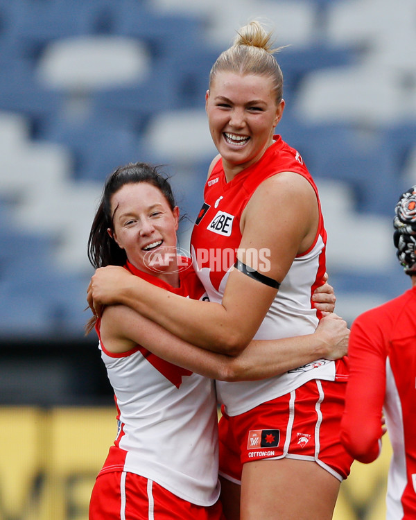 AFLW 2022 S7 Round 10 - Geelong v Sydney - A-493607