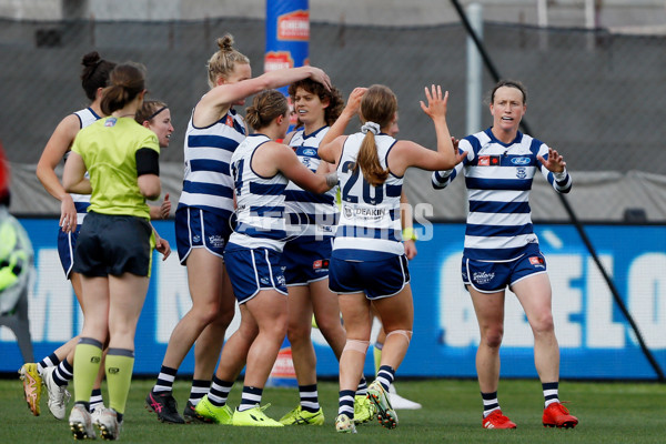 AFLW 2022 S7 Round 10 - Geelong v Sydney - A-493610