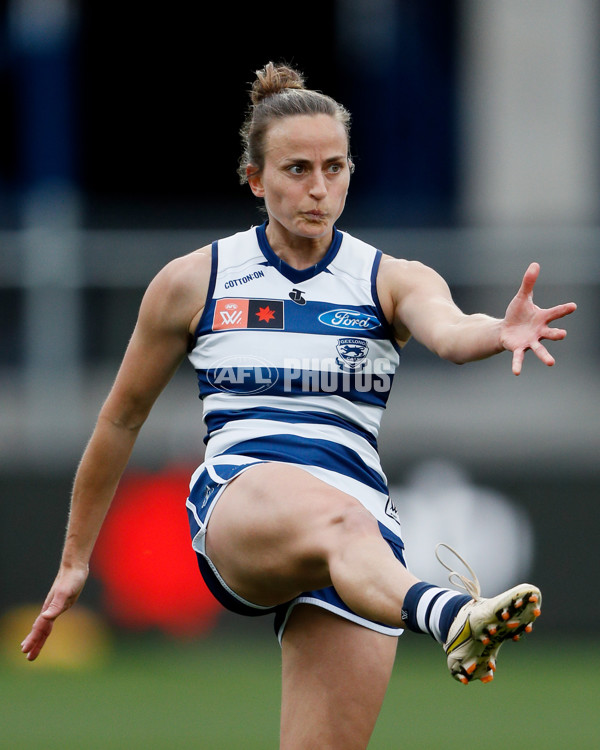 AFLW 2022 S7 Round 10 - Geelong v Sydney - A-493642