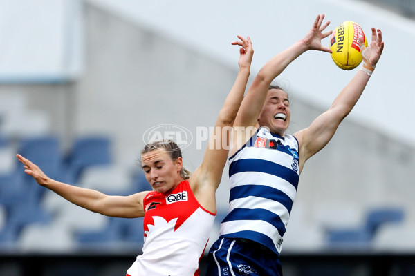 AFLW 2022 S7 Round 10 - Geelong v Sydney - A-493645