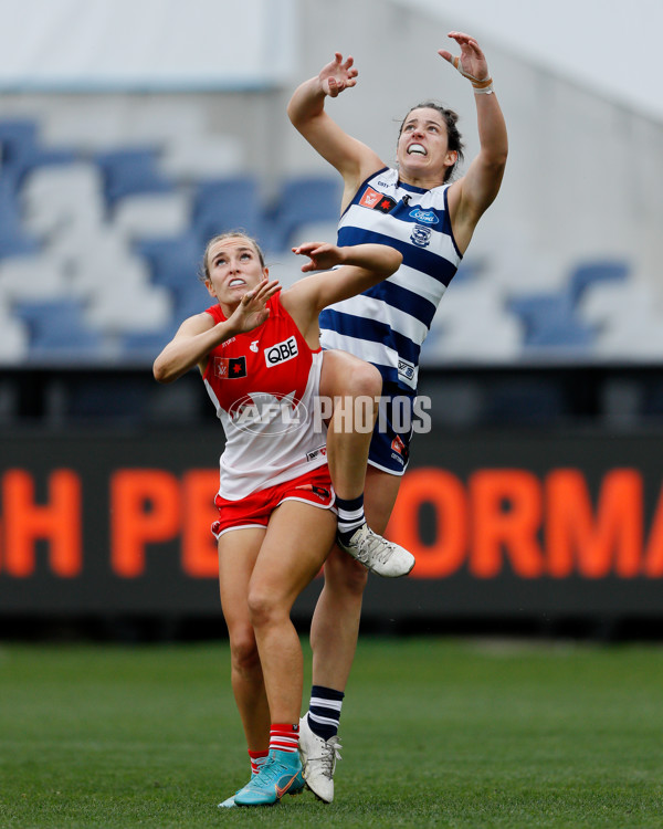 AFLW 2022 S7 Round 10 - Geelong v Sydney - A-493652