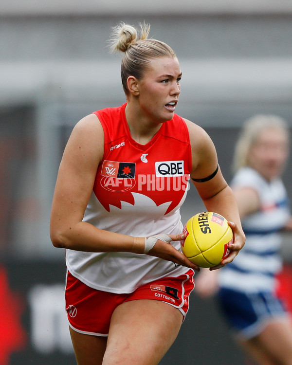 AFLW 2022 S7 Round 10 - Geelong v Sydney - A-494702