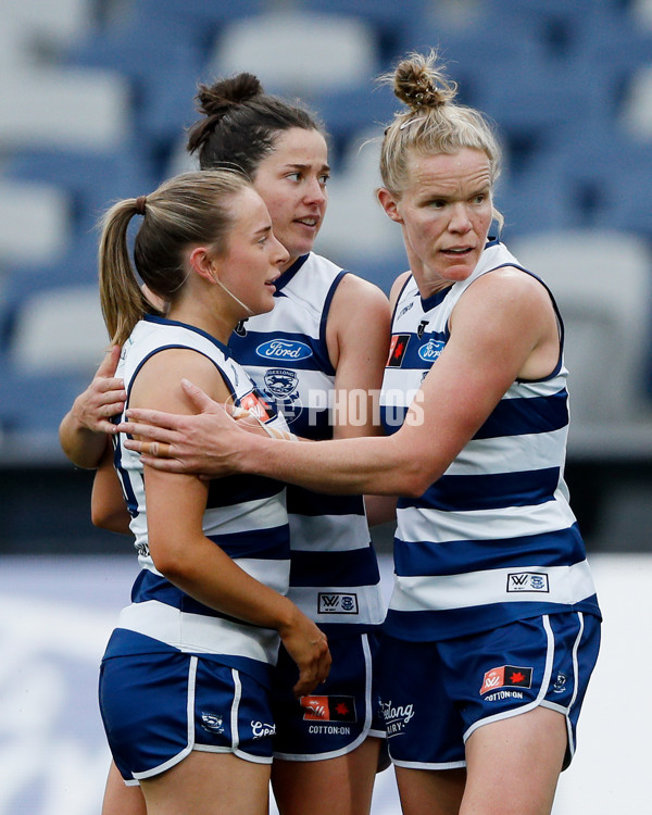 AFLW 2022 S7 Round 10 - Geelong v Sydney - A-494711