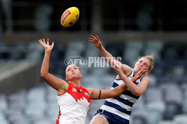 AFLW 2022 S7 Round 10 - Geelong v Sydney - A-494750