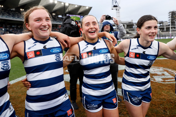 AFLW 2022 S7 Round 10 - Geelong v Sydney - A-494784