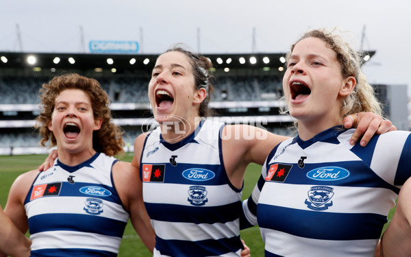 AFLW 2022 S7 Round 10 - Geelong v Sydney - A-494789