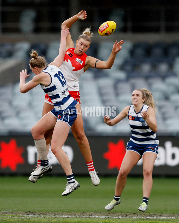 AFLW 2022 S7 Round 10 - Geelong v Sydney - A-496037