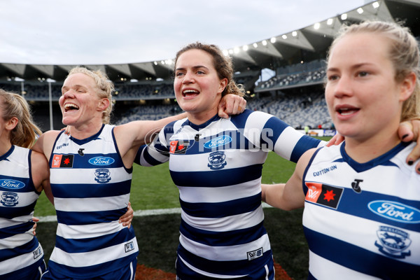 AFLW 2022 S7 Round 10 - Geelong v Sydney - A-496043