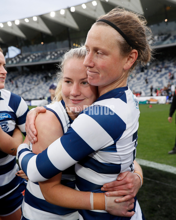 AFLW 2022 S7 Round 10 - Geelong v Sydney - A-496060