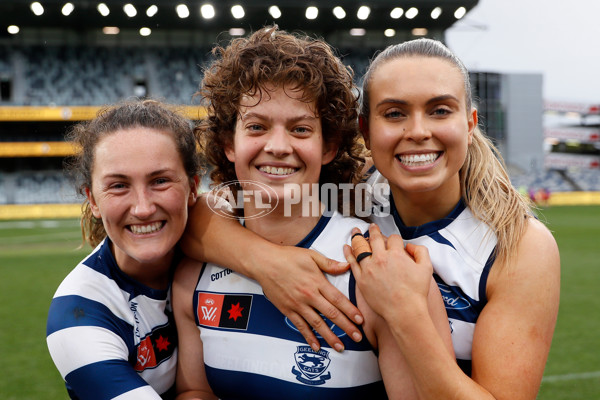 AFLW 2022 S7 Round 10 - Geelong v Sydney - A-497033