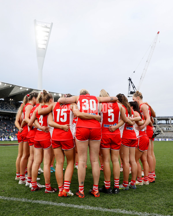 AFLW 2022 S7 Round 10 - Geelong v Sydney - A-497035