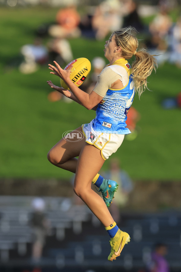 AFLW 2022 S7 Round 10 - GWS v Gold Coast - A-497083