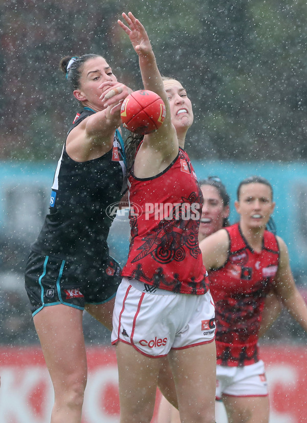 AFLW 2022 S7 Round 10 - Port Adelaide v Essendon - A-498821