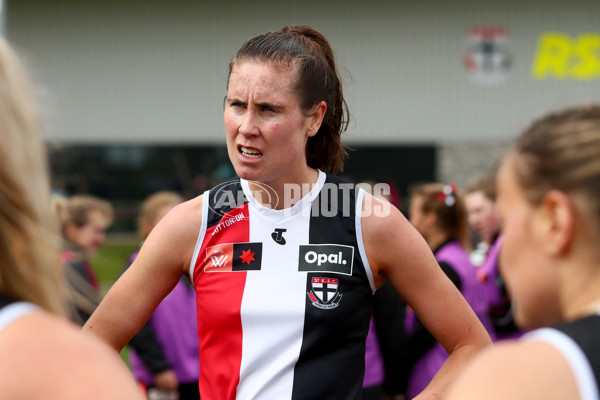 AFLW 2022 S7 Round 10 - St Kilda v Adelaide - A-498827