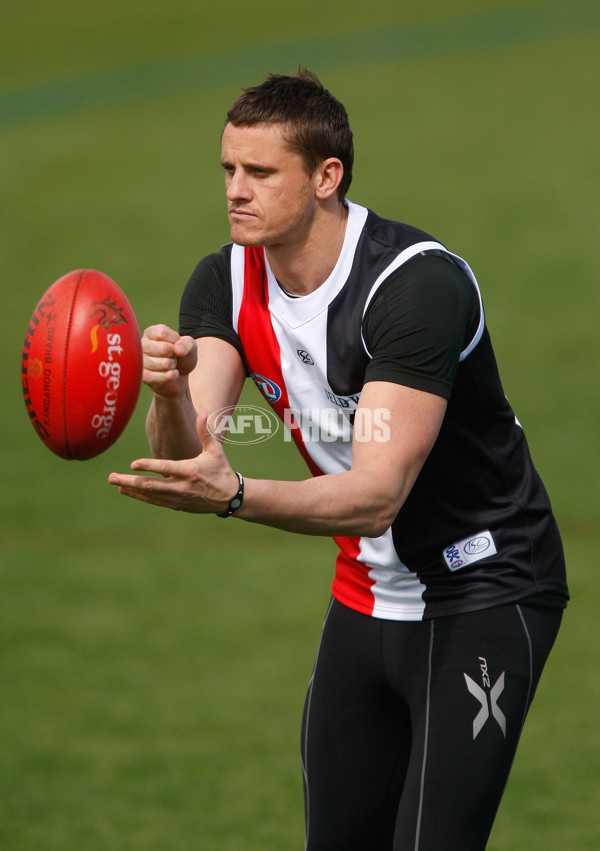 AFL 2010 Training - St Kilda 280910 - 219077