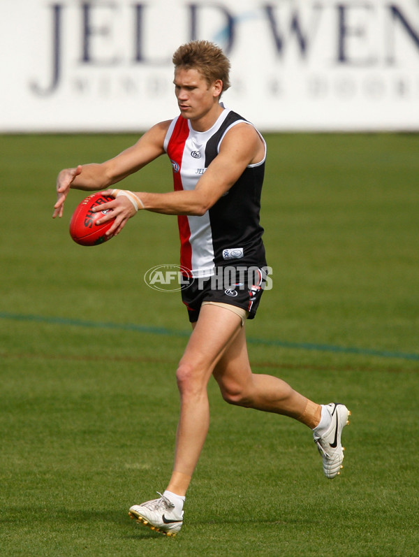 AFL 2010 Training - St Kilda 280910 - 219084