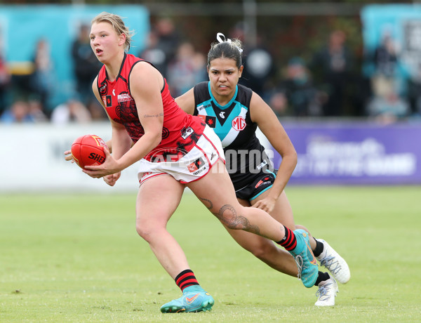 AFLW 2022 S7 Round 10 - Port Adelaide v Essendon - A-499931