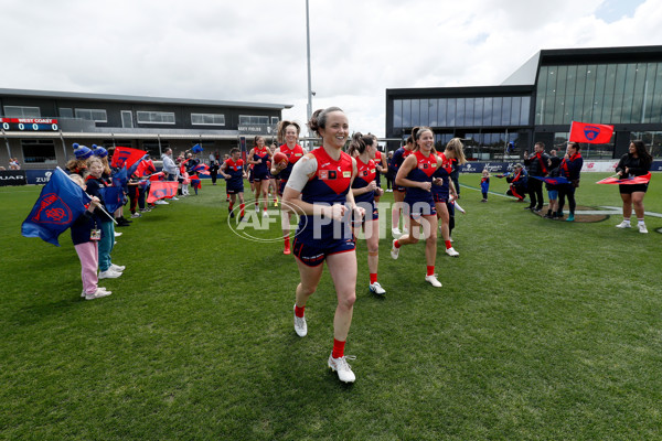 AFLW 2022 S7 Round 10 - Melbourne v West Coast - A-501346