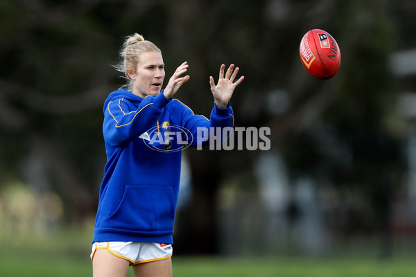 AFLW 2022 S7 Round 10 - Melbourne v West Coast - A-502319