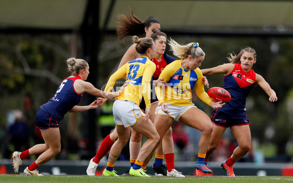 AFLW 2022 S7 Round 10 - Melbourne v West Coast - A-502342