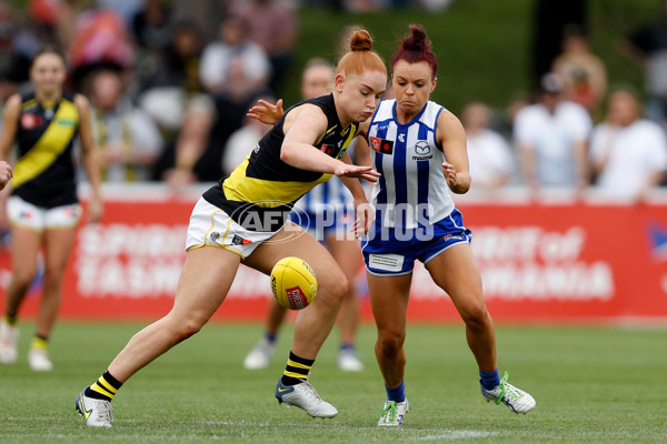 AFLW 2022 S7 Round 10 - North Melbourne v Richmond - A-505012