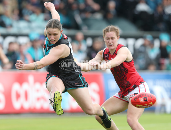 AFLW 2022 S7 Round 10 - Port Adelaide v Essendon - A-506352