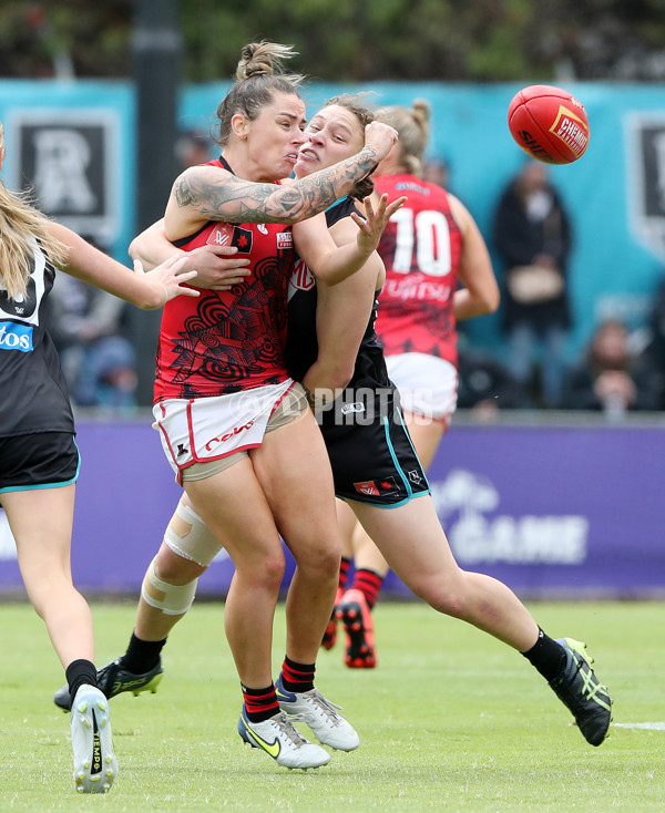 AFLW 2022 S7 Round 10 - Port Adelaide v Essendon - A-508747